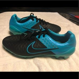 Nike Magista soccer boots!! (US 7.5)